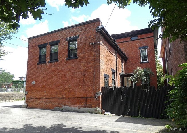 Building Photo - 522 Franklin St