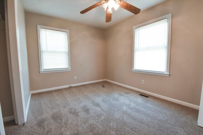 Building Photo - Updated 3 Bedroom and 1.5 Bath Home