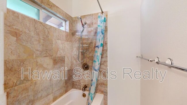 Building Photo - 662 Kalanipuu St