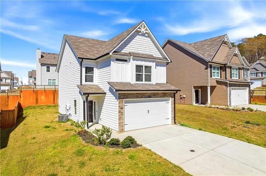 Building Photo - 231 Eva Wy