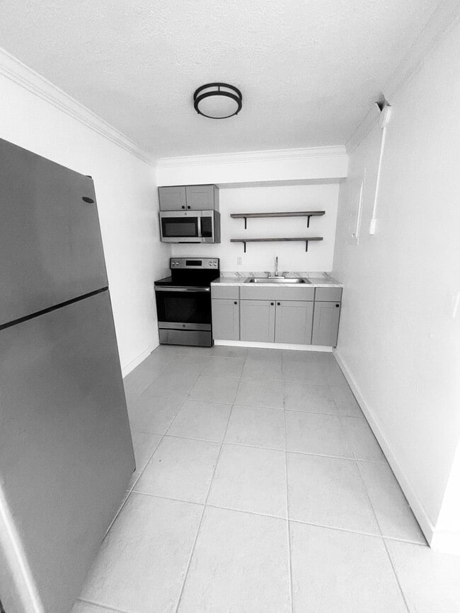 Building Photo - 531 C St