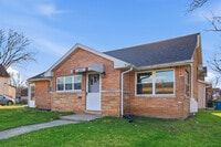 Building Photo - 3410 Calwagner St