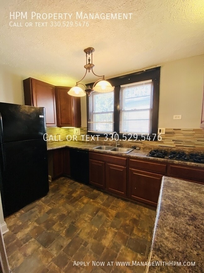 Building Photo - 1421 Piper Ct NW