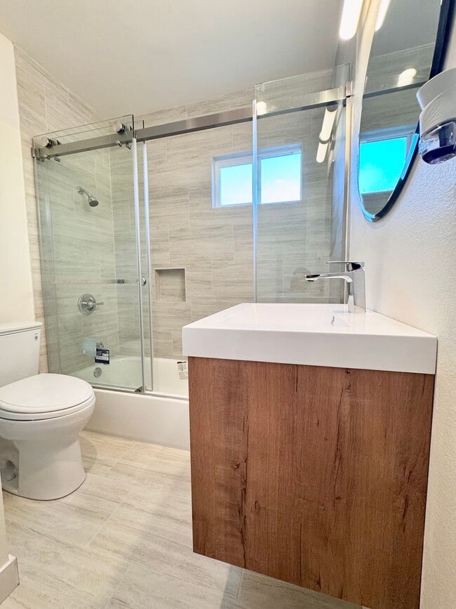 Building Photo - Beautifully Remodeled 3-Bedroom Home in Al...