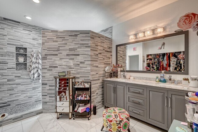 Building Photo - Stunning Fully Remodeled 5-Bedroom Home with Private Pool, FREE SOLAR INCLUDED, Huge Loft, Solar ...