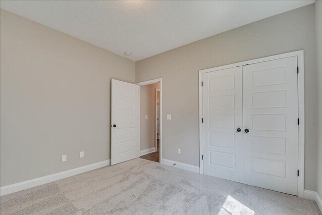 Building Photo - 118 Myrtle Grv Trl