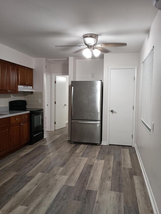 Building Photo - 622 N L St