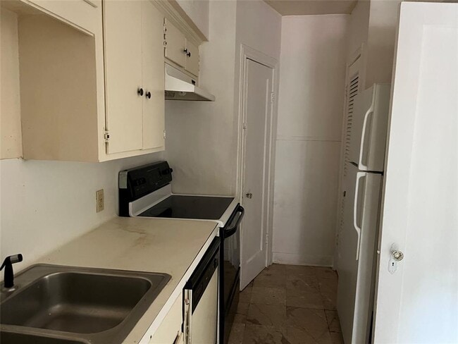 Building Photo - 1939 Richmond Ave.