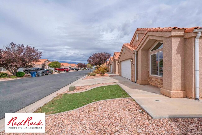 Building Photo - Dog Friendly - 3 Bedroom, 2 Bathroom Prope...