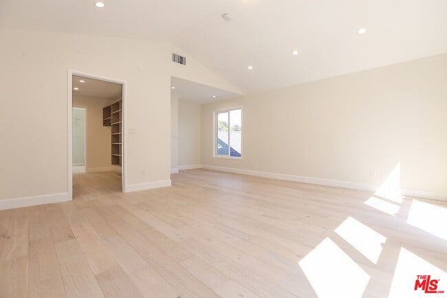 Building Photo - 12524 Woodbine St