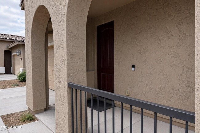 Building Photo - 1131 E Binner Dr