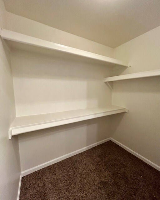 Building Photo - 2619 E Windsor Ave