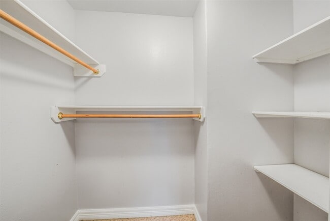 Building Photo - 16302 Crossfield Dr