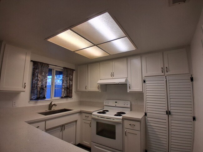 Building Photo - Thistlewood3505/3507