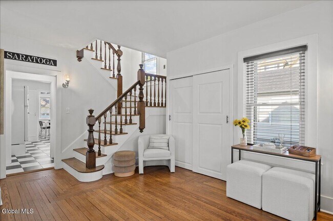 Building Photo - 162 Lake Ave