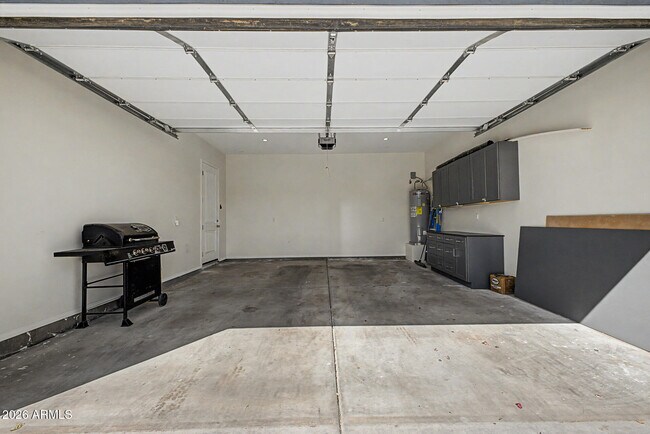 Building Photo - 1344 E Polk St