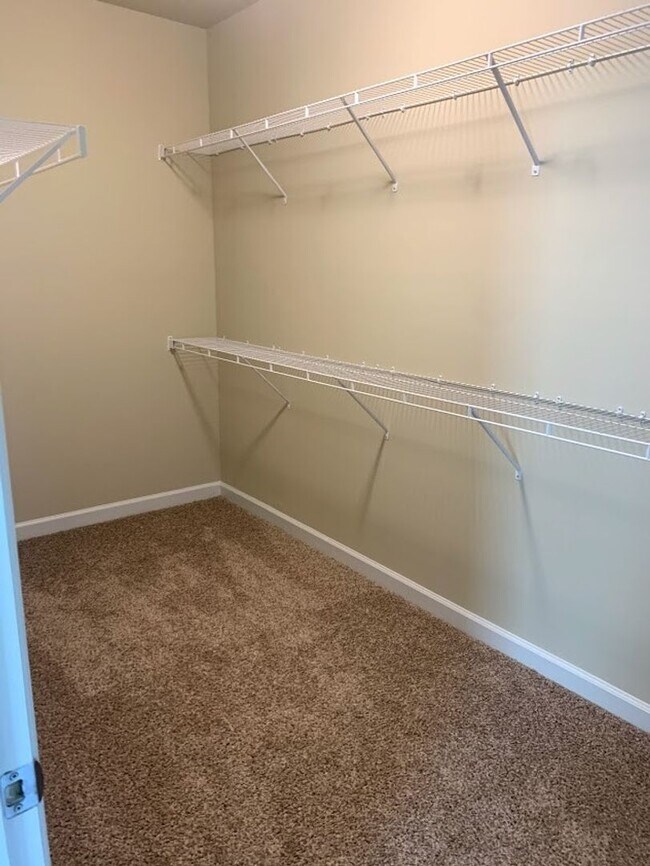 Building Photo - 3 Bedroom/2.5 Bath - Holly Ridge - The Lan...