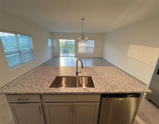 Building Photo - 680 Stoney Pointe Cir