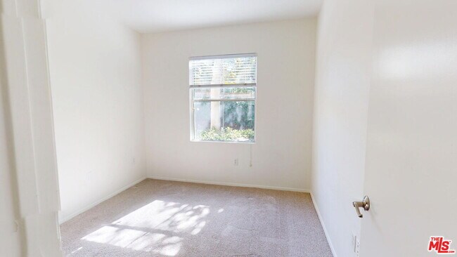 Building Photo - 20000 Plum Canyon Rd