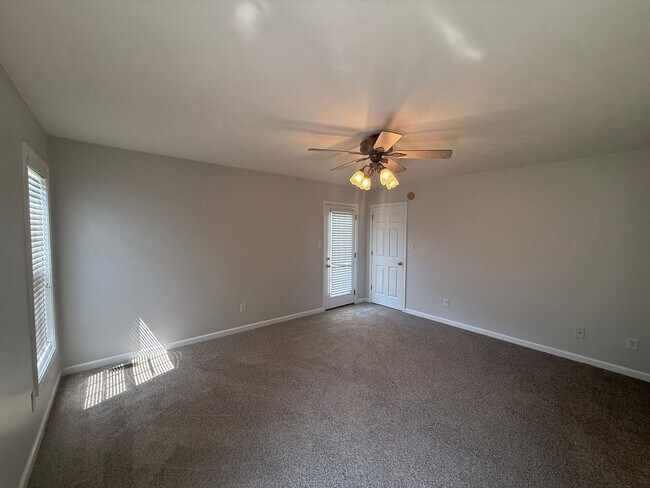 Building Photo - Great Location - Great Neighborhood - Grea...