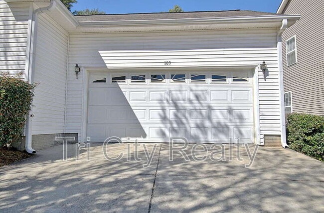 Building Photo - 109 St Albans Way