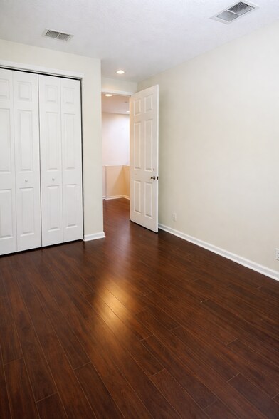 Building Photo - 4390 Berkshire Wharf Dr