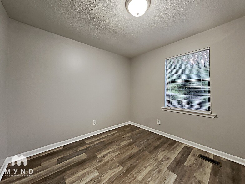Building Photo - 37 Freda Jane Ln