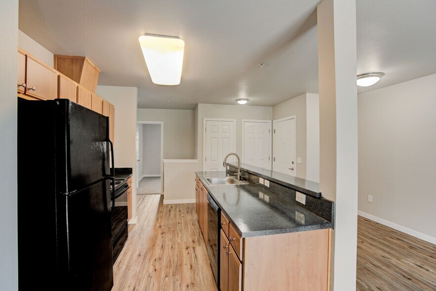 Legacy Oaks Apartments 675 White Oak Cir Independence OR 97351