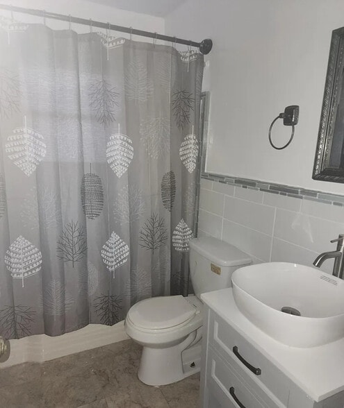 Building Photo - 2695 Davidson Dr