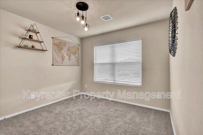 Building Photo - 551 SE 4th St