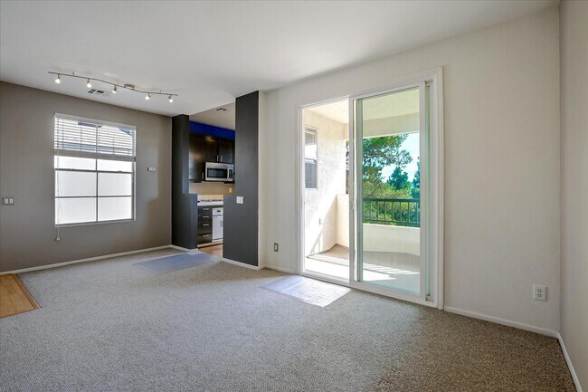 Building Photo - 10820 Sabre Hill Dr