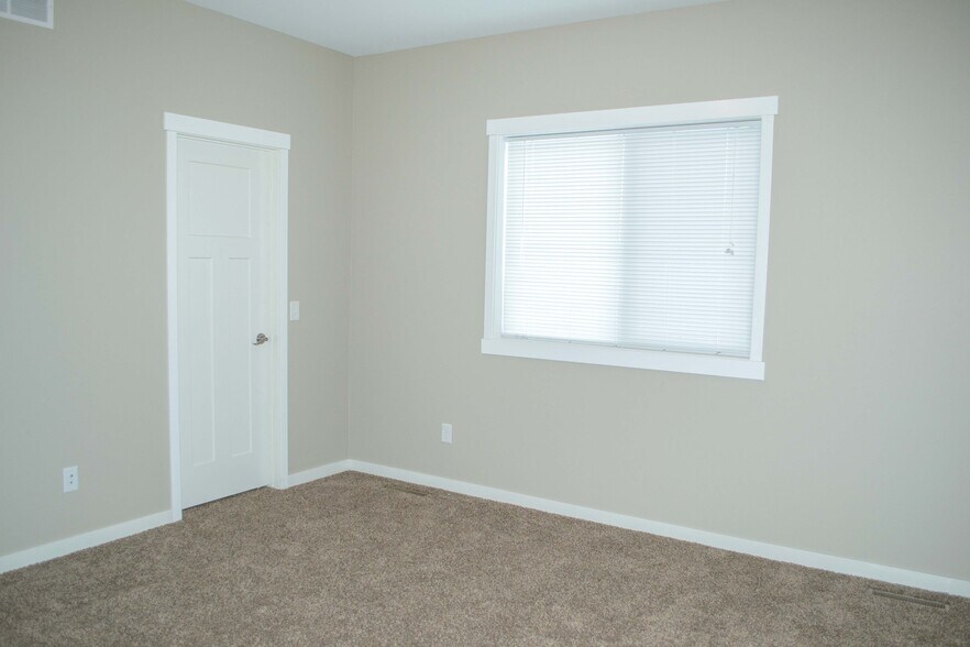 Building Photo - 16 Pleasant View Ct