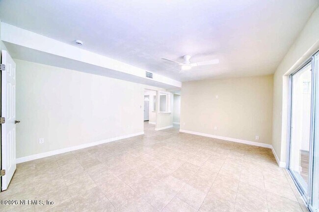Building Photo - 2517 Palm Ave