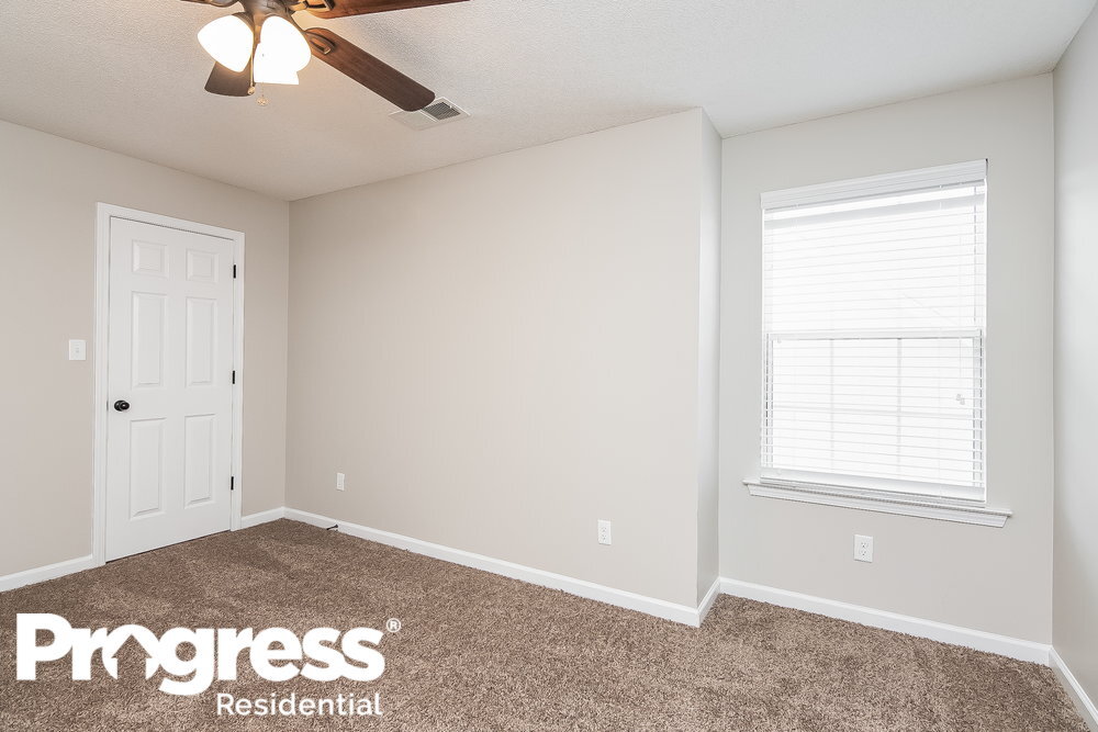 Building Photo - 9849 White Poplar Dr