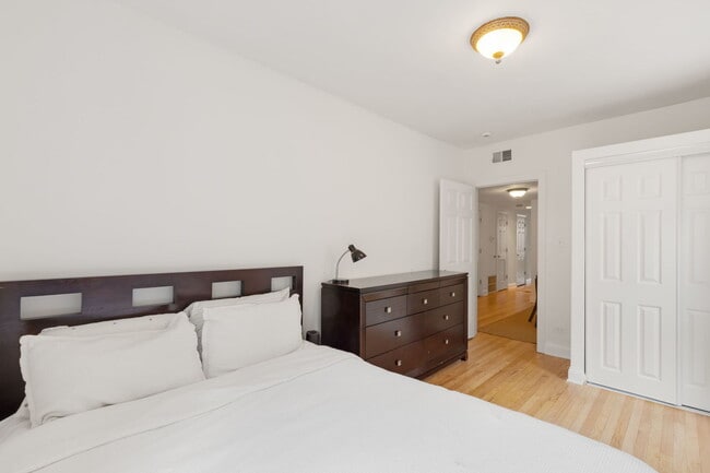 Building Photo - 2735 N Kimball Ave