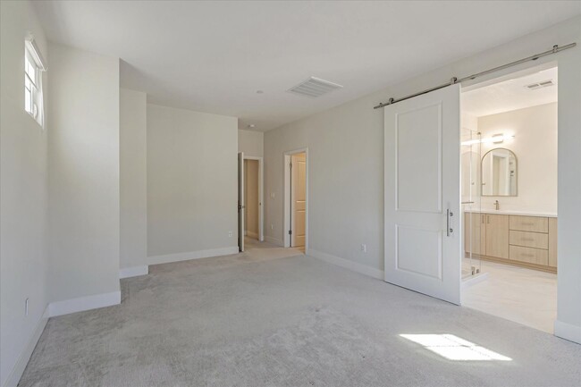 Building Photo - Modern 4-Bedroom Home in Almaden Valley wi...