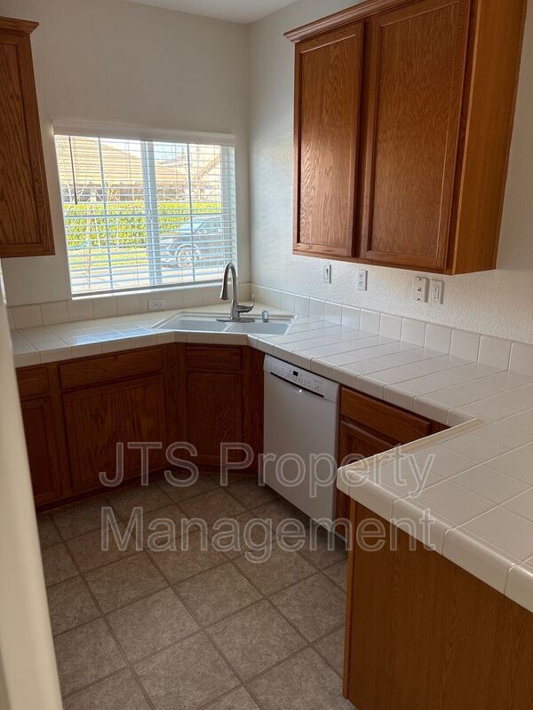 Building Photo - 1576 Morning Glory Ln