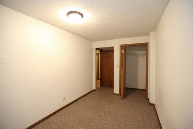 Building Photo - 439 Foxfire Dr