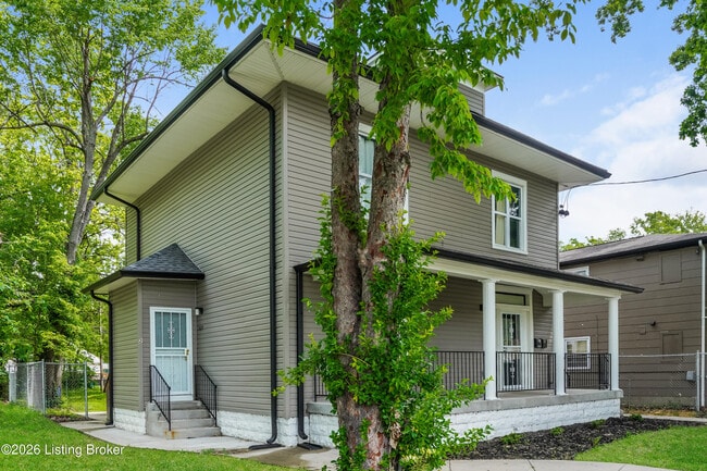 Building Photo - 3819 River Park Dr