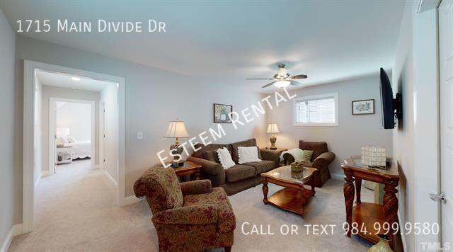 Building Photo - 1715 Main Divide Dr