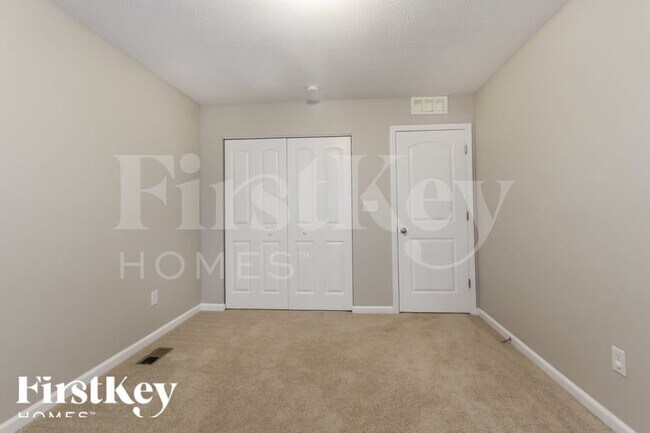 Building Photo - 5776 Bluff View Ln