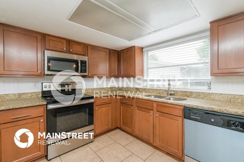 Building Photo - 9141 Suffolk Ln