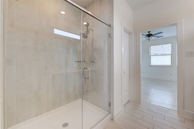 Building Photo - 18815 River Overlook Ct