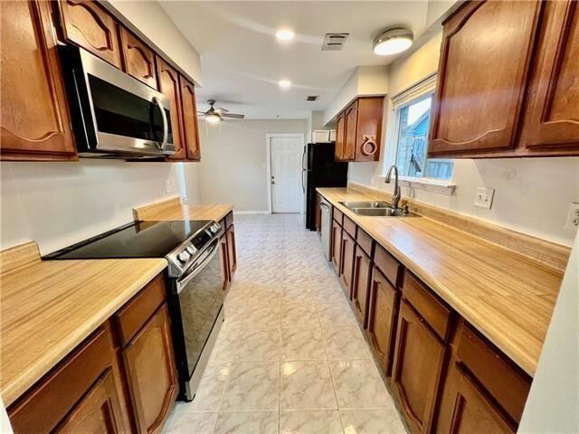 Building Photo - 107 Dixie Cir