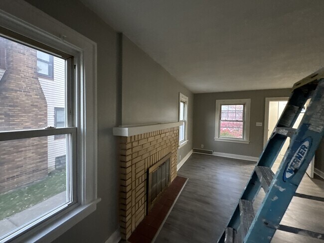 Building Photo - 11104 Lincoln Ave