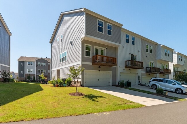 Building Photo - 622 Firebrick Dr