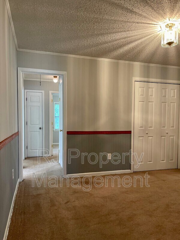 Building Photo - 5414 Hayes Rd