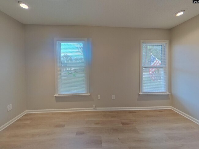 Building Photo - 308 Kenton Dr