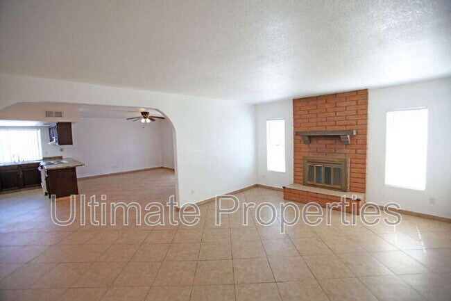 Building Photo - 5059 N 72nd Ave