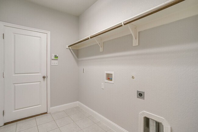 Building Photo - 9737 Rio Frio Trail